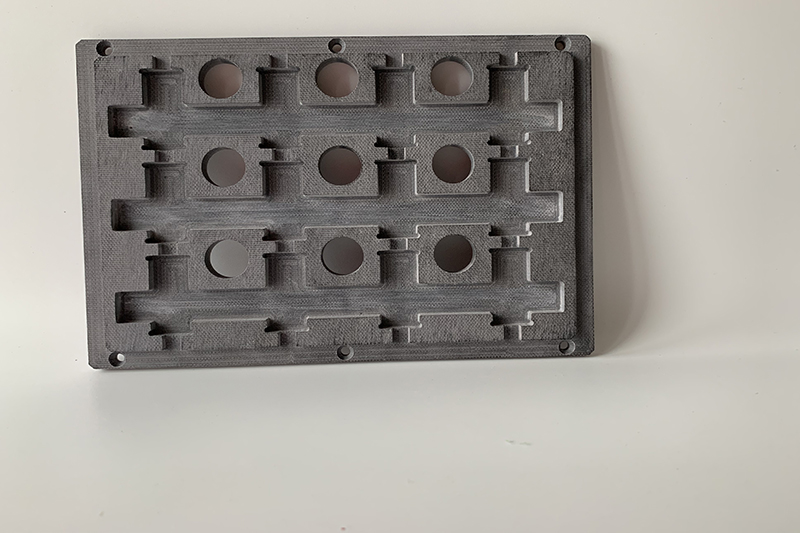 G10